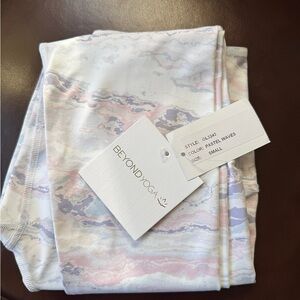 Beyond Yoga Women's Pastel Waves Leggings